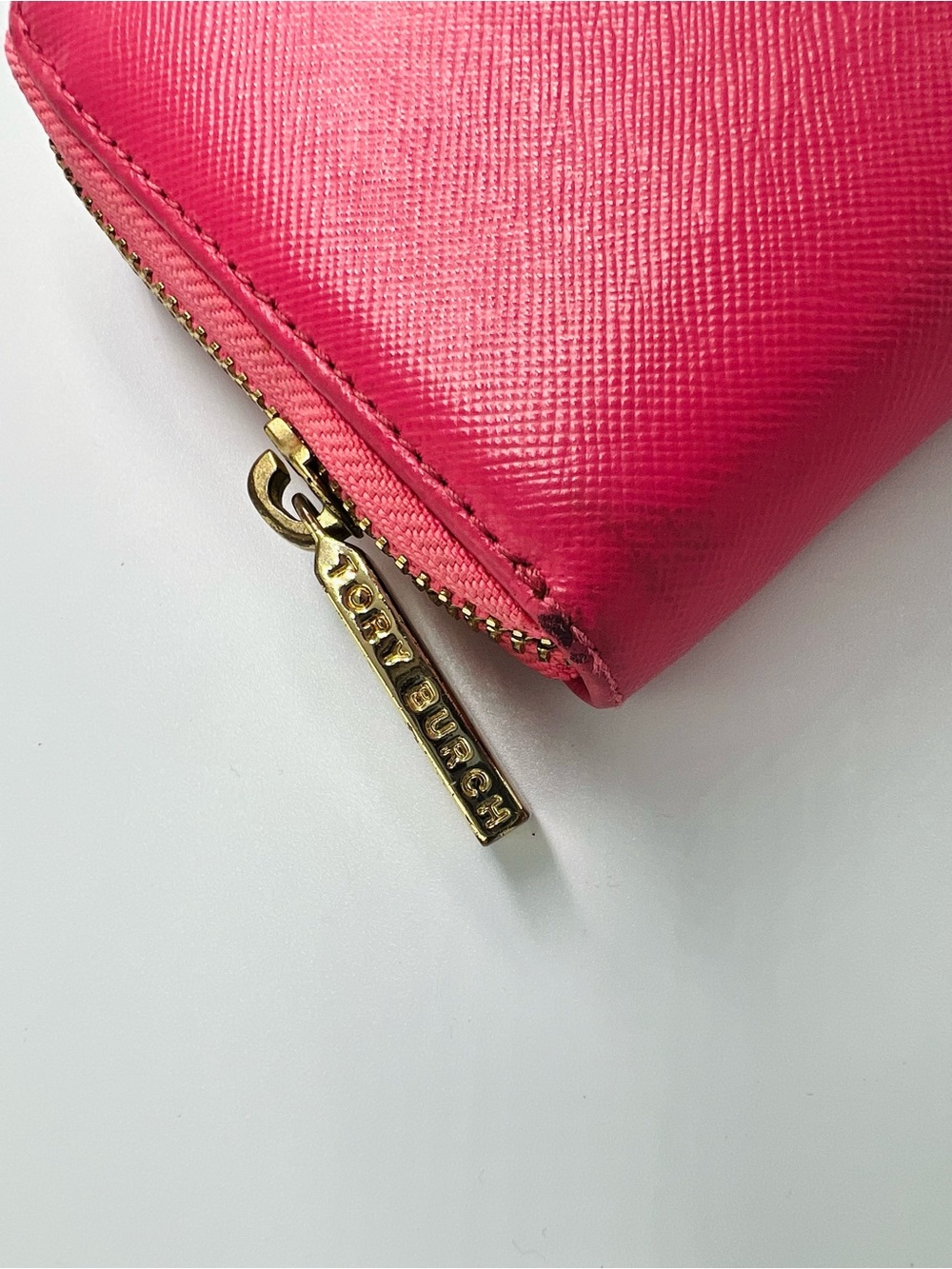 Tory Burch Robinson Zip Continental Wallet - Picture 8 of 9
